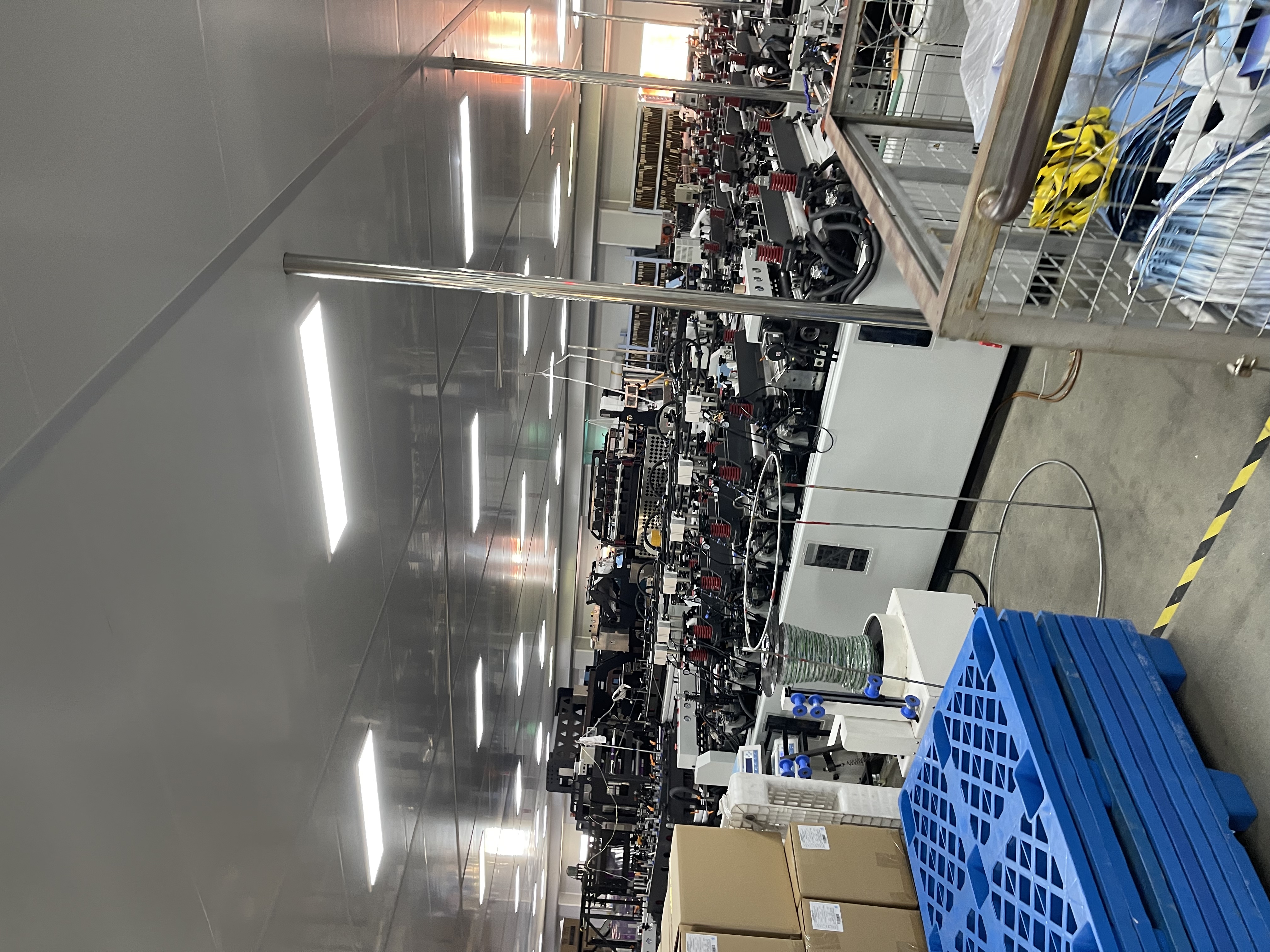 Cutting and sealing Flexible packaging cutting and sealing equipment