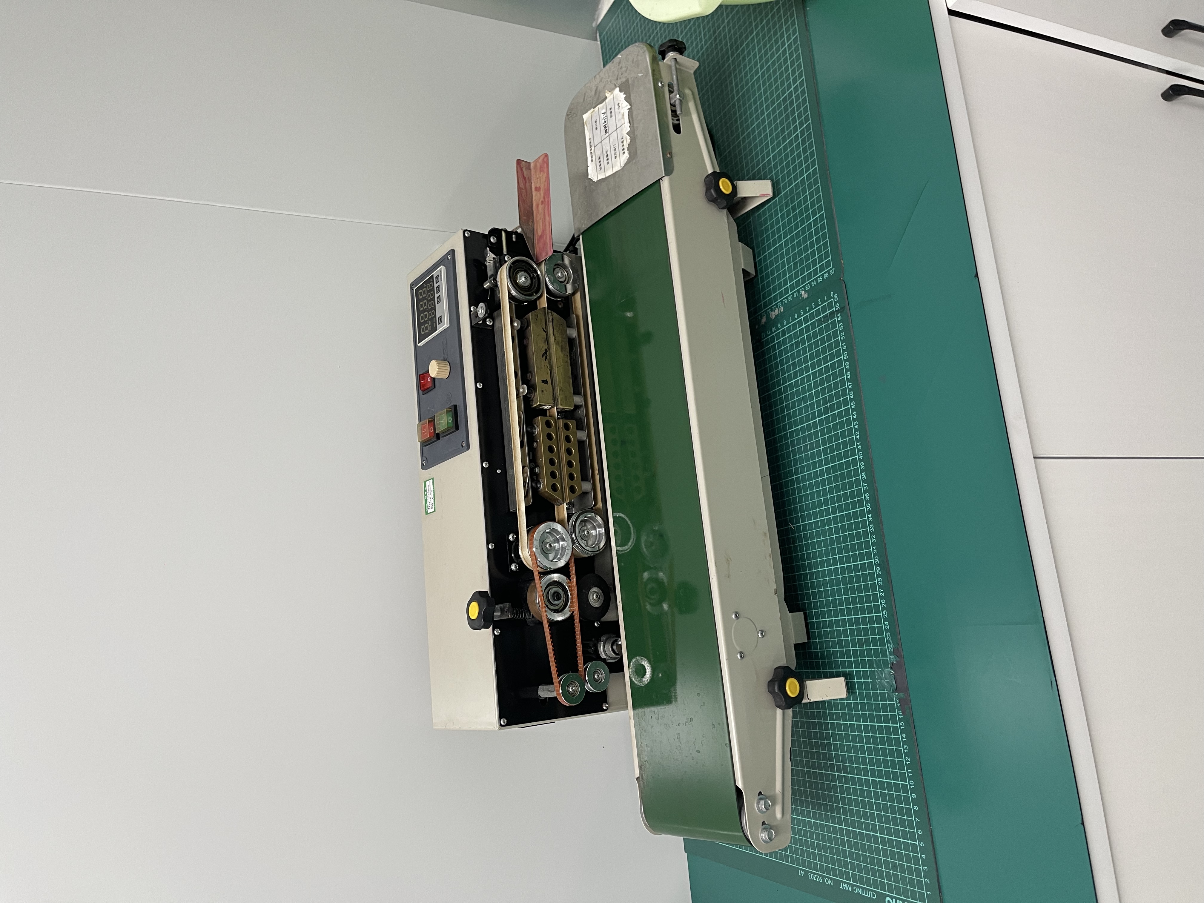 Continuous band sealing machine 2 Additional continuous band sealing equipment in the BioPouches factory