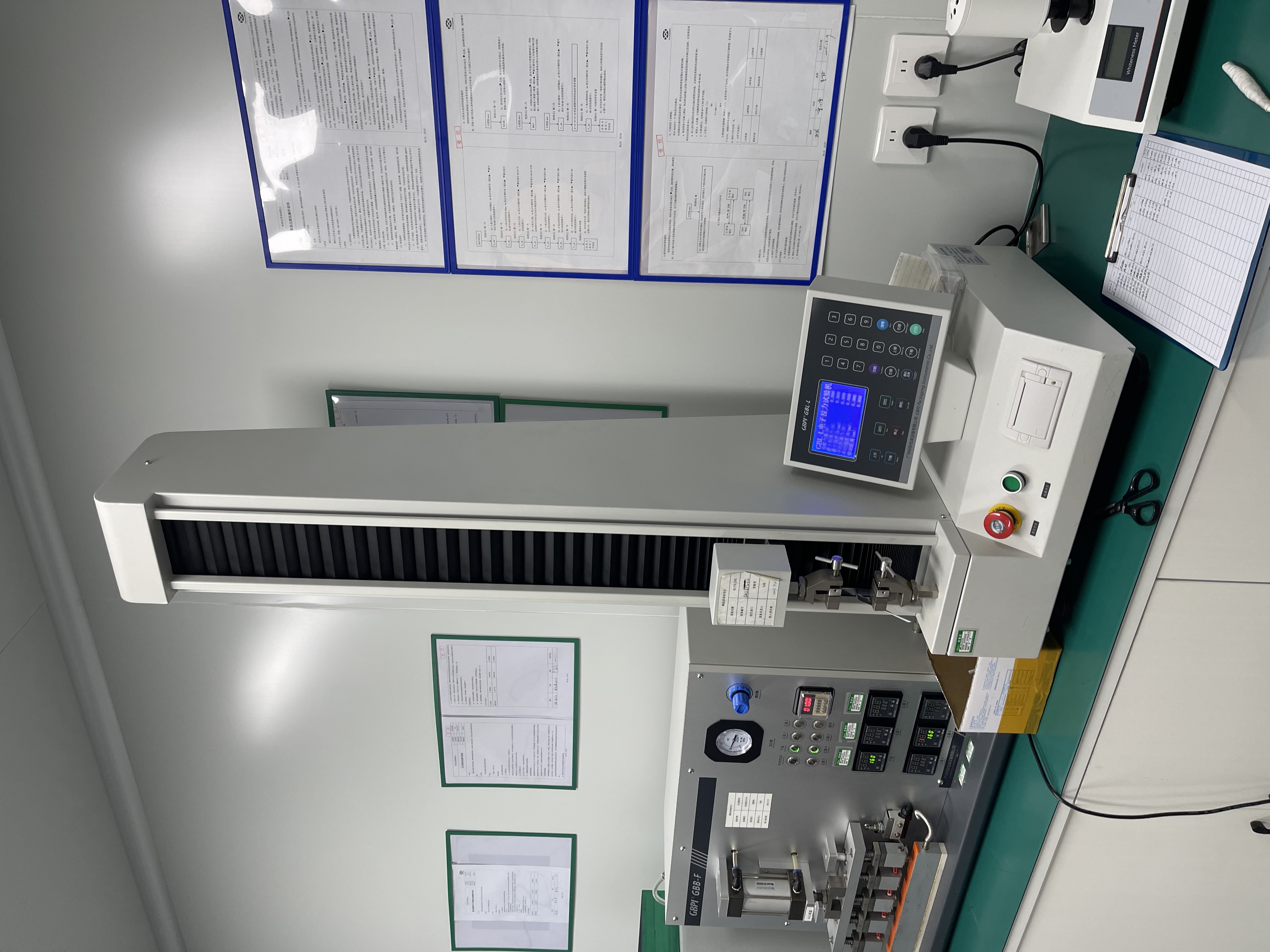 Tensile strength testing Tensile strength testing in the flexible packaging laboratory